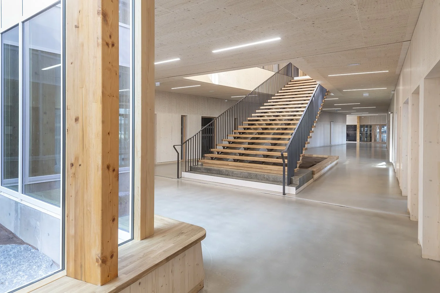 Installations électriques CFO-CFA - collège de Vétraz-Monthoux - Escalier couloir